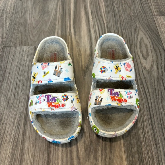 Disney Pixar "Toy To The World" Crocs - Picture 3 of 7